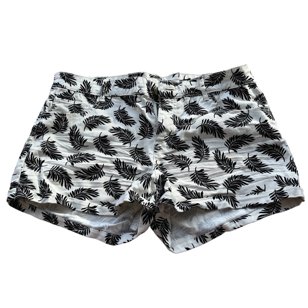 H&M Black & White Leaf Print Women's demin Shorts summer cuffed size 8